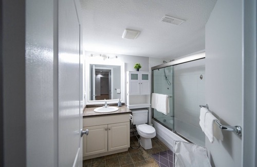 Guildford Bed & Breakfast | 2 bedroom & parking Great Vancouver
