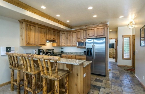 Ogden Condo | 2 Bedroom Snowbasin Vacation Rental - Huntsville, Utah Lodging LS63