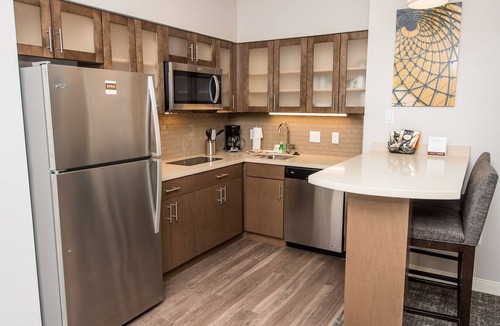 Humble Apartment | 2-Bedroom Suite, 1 King + 2 Queens, Sleeps 6