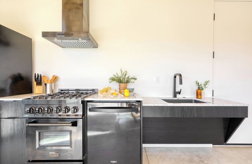 Downtown Palm Springs Hotel | 2-Bedroom Suite | Blackhaus Hotel by AvantStay
