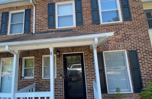 Summerville House | 2-bedroom townhome in superb Summerville
