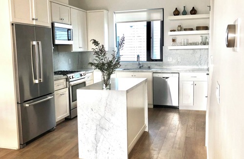 Upper Telegraph House | 2-bedroom + TV Room townhome in walkable Rockridge close to UC Berkeley and SF.