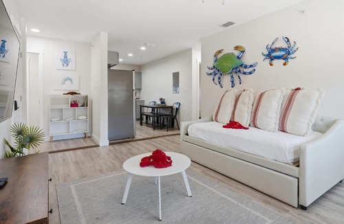 Del Mar Apartment | 2 Bedroom Unit