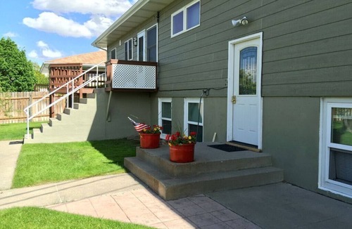 Helena Apartment | 2 bedroom w/full kitchen ~ Close to the St Peter's Hospital and State Capitol