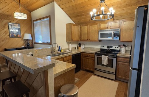 Elkhorn Village Condo | 2 bedroom with loft condo in peaceful Sun Valley with 1G WiFi
