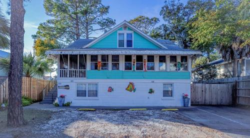 Savannah Beach House | 2 blocks to Bliss Tybee Beach, Minutes to Historic Savannah!
