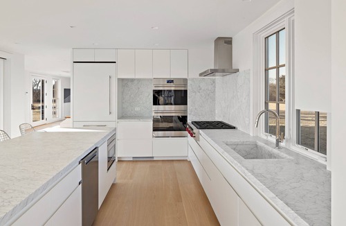 Chilmark House | 2 BR, Modern Main House, 1000 feet of private beach, AC, WiFi, Gym