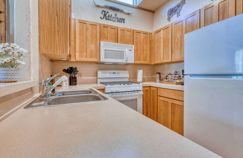 Anacortes House | 2-Cabin Ranch Retreat Near Lake Trails, Sleeps 15