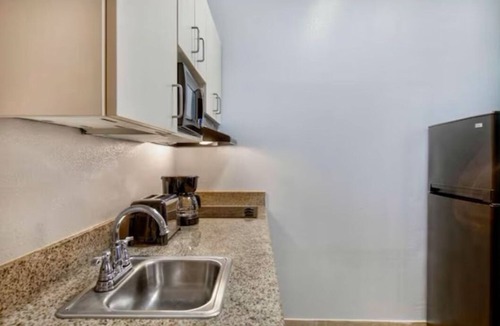 Beaumont Hotel | 2 Comfortable Rooms w/Private Bath Ideal for Long Stays + Family Adventures