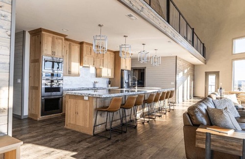 Ashton Cabin | 2 Dome Cabins-1 hr to Yellowstone-Hot tub+Theater+Gaming Room+Pool Table+Air Hoc