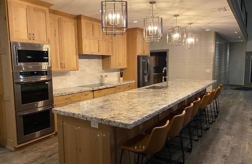 Ashton Cabin | 2 Dome Cabins-1 hr to Yellowstone-Hot tub+Theater+Gaming Room+Pool Table+Air Hoc