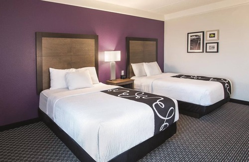 Arlington Hotel | 2 Double Beds, La Quinta Inn, Pet-Friendly Haven by AT&T Stadium, 2 Units