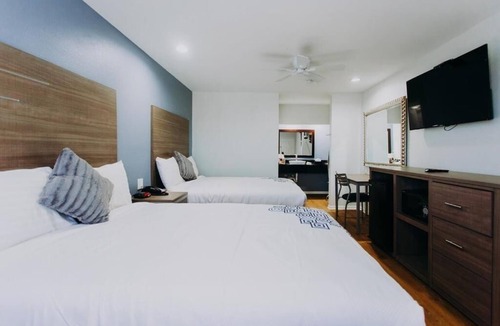 Clear Lake Shores Hotel | 2 Family Units | King Bed Room, Scottish Inn & Suites, Right off Route 146