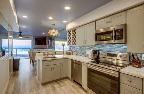 Mission Beach Condo | 2 Floors of Ocean Front - Penthouse + 2nd Level - A/C