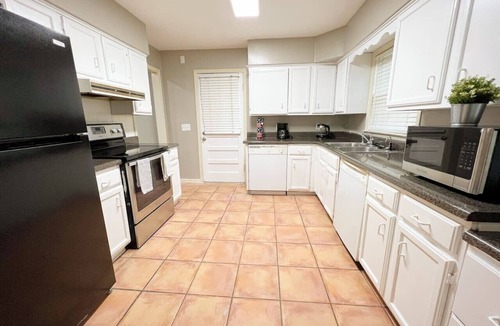East Memphis House | 2 houses 8 rooms central locatio