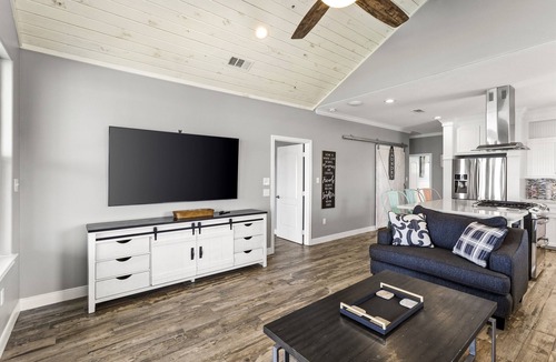 San Leon House | 2 Lodge Combo - Sleeps 30 w/Pool + Private Pier