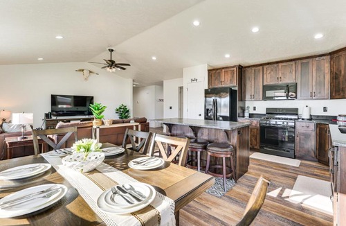 Dillon House | 2 Mi to Beaverhead River Family-Friendly Home!