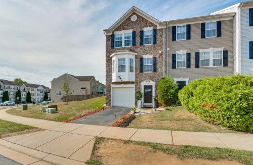 Hagerstown House | < 2 Mi to Dtwn Hagerstown: Townhome w/Fireplace