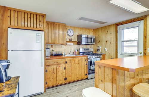 Lander Cabin | 2 Mi to Main Street: Mtn-View Escape in Lander!