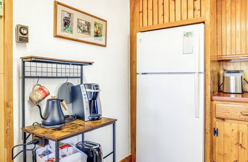 Lander Cabin | 2 Mi to Main Street: Mtn-View Escape in Lander!