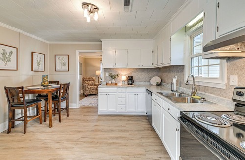 Lexington House | 2 Mi to Uptown Lexington: Pet-Friendly Getaway!