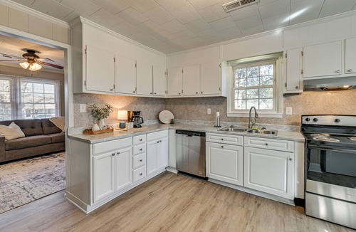 Lexington House | 2 Mi to Uptown Lexington: Pet-Friendly Getaway!