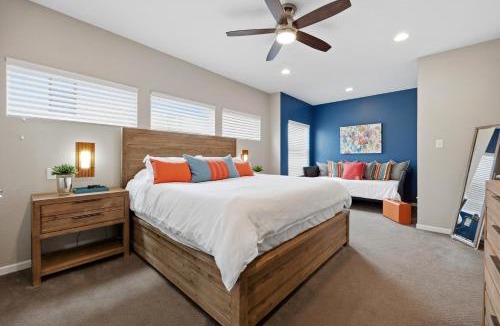 Fort Worth Cultural District House | 2 Min Walk Dickies Arena Lux Home Parking
