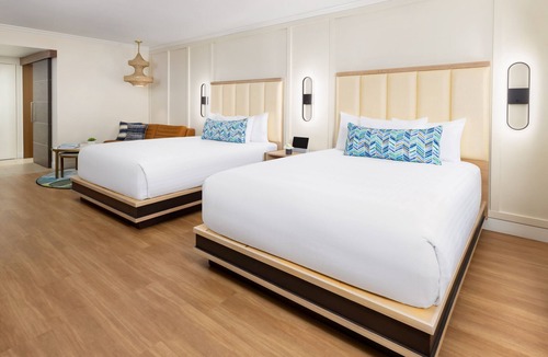 Calabasas Hotel | 2 Premium Two Queen, The Anza A Calabasas, Restaurant, Scenic, Near Malibu Creek