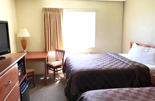 Kellogg Apartment | 2 Queen Beds at FairBridge Inn & Suites Kellogg
