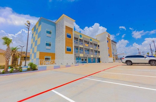 George Bush Park/Eldridge Apartment | 2 Queen Beds with Kitchenette Non-Smoking