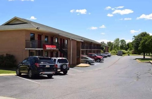 Richburg Hotel | 2 Relaxing Units, 40 Miles from Charlotte Airport – Perfect for Travelers