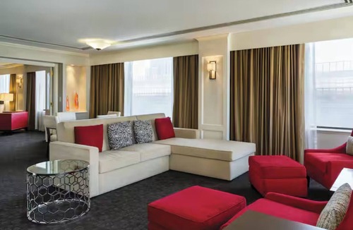 Little Tokyo Hotel | 2-Room Suite Close to Little Tokyo Restaurants & DTLA Museums
