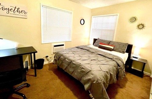 City Heights Apartment | #2, Spacious Freshly Remodeled - 2BR - 5mins to DT