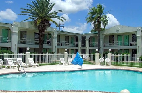 Beaumont Hotel | 2-Star Hotel ∙ Americas Best Value Inn Beaumont