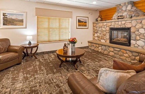 Laurel Hotel | 2-Star Hotel ∙ Best Western Yellowstone Crossing