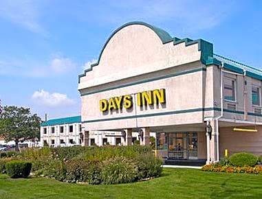 Ogontz Campus Hotel | 2-Star Hotel ∙ Days Inn by Wyndham Philadelphia - Roosevelt Boulevard