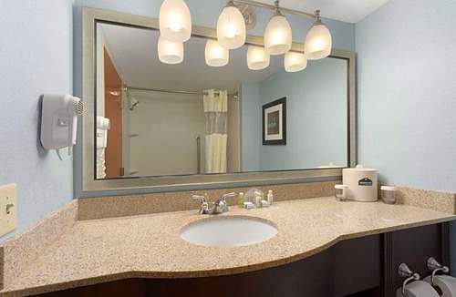 Terry Sanford Hotel | 2-Star Hotel ∙ Wingate by Wyndham Fayetteville/Fort Bragg
