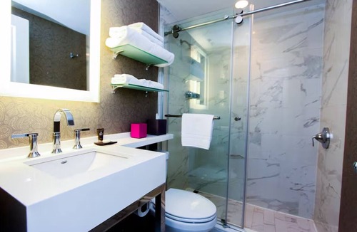 Kalorama Heights Hotel | 2 Stylish Units | Near Embassy Row H- 1.6 mi | Heart of Downtown | Parking