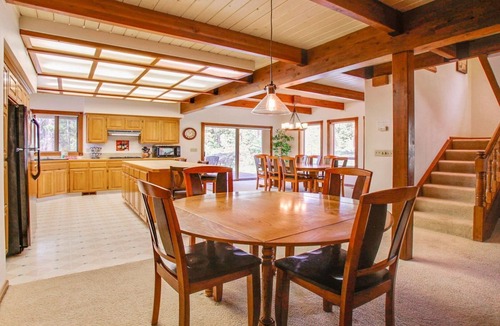 Sunriver House | 2 Tokatee-Sunriver, Oregon: Hot Tub, BBQ, WiFi, SHARC Aquatics, Tubing Hill, Mt. Bachelor, Golf, Deschutes River, Tennis, Bike Paths