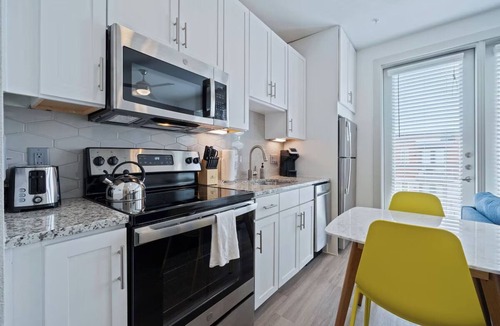 Waller Creek District Hotel | 2 Units | Sleek Haven Near Austin’s Capitol & South Congress Dining & Shops