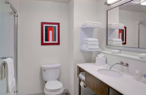 Columbus Hotel | 2 Units with Saltwater Pool | Free Breakfast | EV Charging | Near Casino