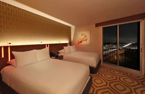 Los Angeles Hotel | 2 West Coast Double Room at Hotel Angeleno w/Rooftop Dining Near UCLA Campus