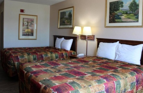 Mount Vernon House | 2 x Non-Smoking Two Queen Beds at FairBridge Inn Express Mt Vernon