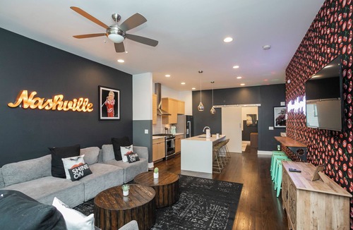 Nashville House | 20 🛌 BEDS | 🏡 🏡 2 SIDE BY SIDE | LARGE ​🎉 CELEBRATIONS