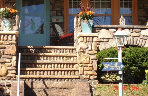 Johnstown House | 20% off Season Sale when booking $112 per night. Except holidays.