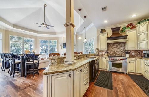 Oceanside House | 20 Sandhill Crane - Pup Friendly | 2nd Row Ocean Home