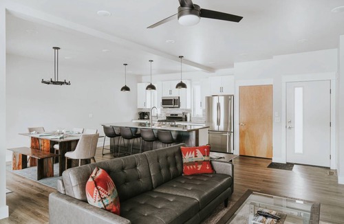 Four Corners House | 200 m² House ∙ 4 bedrooms ∙ 8 guests