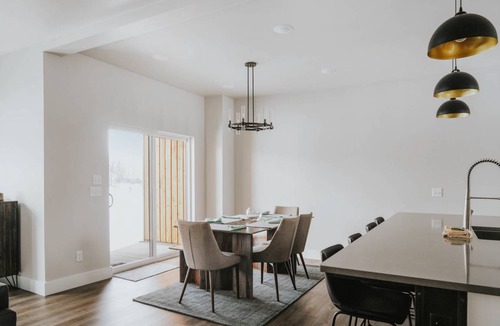 Four Corners House | 200 m² House ∙ 4 bedrooms ∙ 8 guests