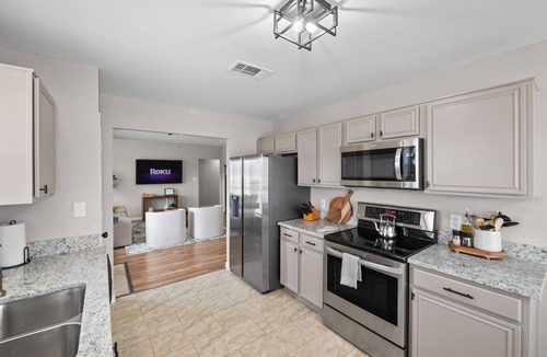 South Arlington House | 2026 Soccer Tournament Home | AT&T Stadium 10 Min | Sleeps 8 | Grand Prairie