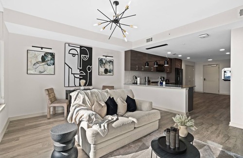 Peachtree Center Apartment | 20th-Floor Luxury 1BR | Skyline Views, Pool, Walk to Mercedes-Benz Stadium
